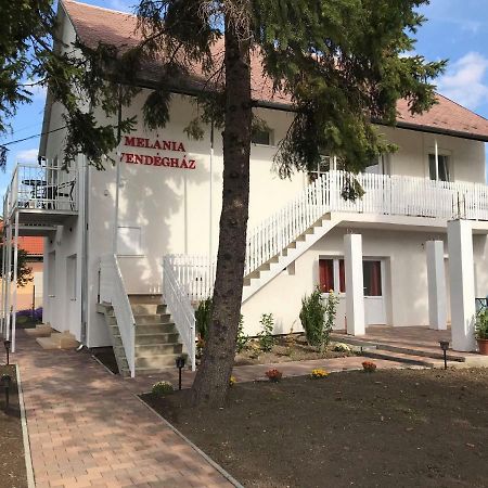 Melania Vendeghaz Hotel Balatonfőkajár Exterior foto