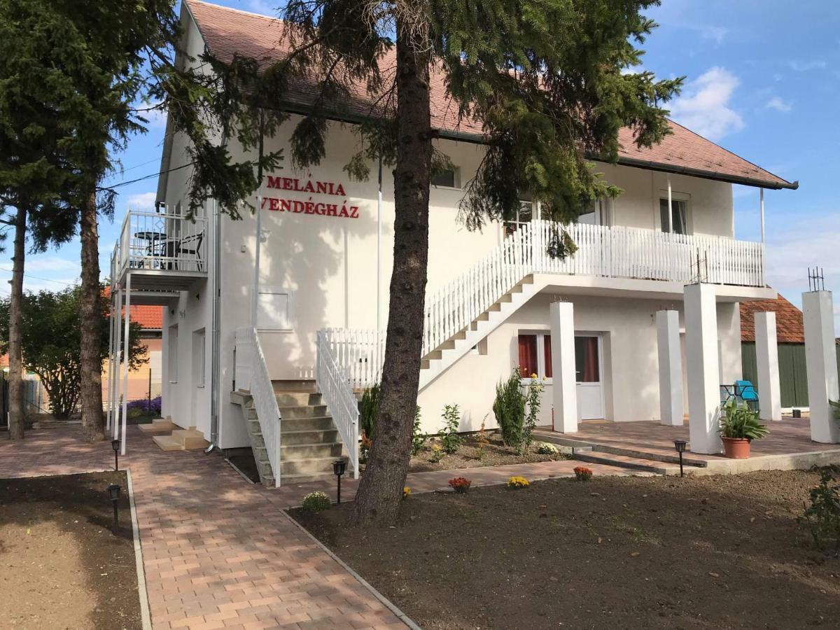 Melania Vendeghaz Hotel Balatonfőkajár Exterior foto